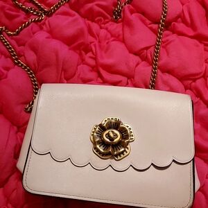 Sold!!Coach Bowery Crossbody With Tea Rose Turnlock. Rare!